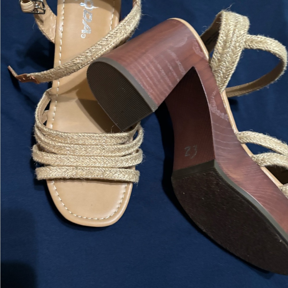 Shoes - Picture 2 of 4